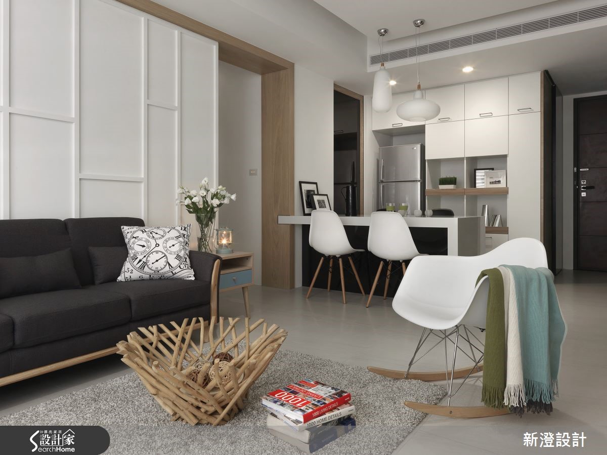 位於新竹新埔區的 32 坪居所，設計師注入簡約淨白的空